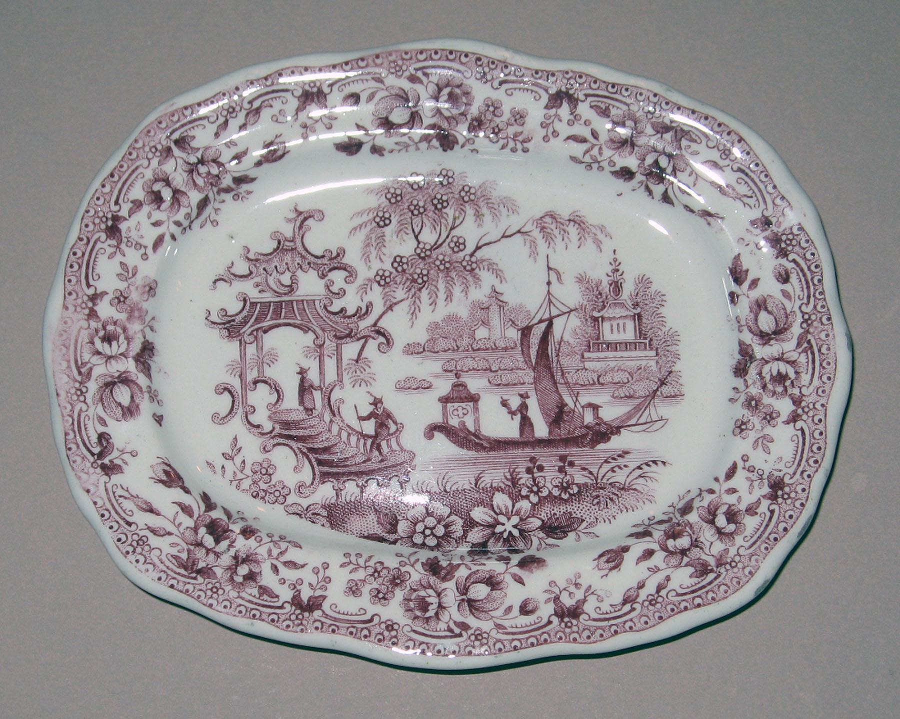 1955.0136.162 Earthenware dish