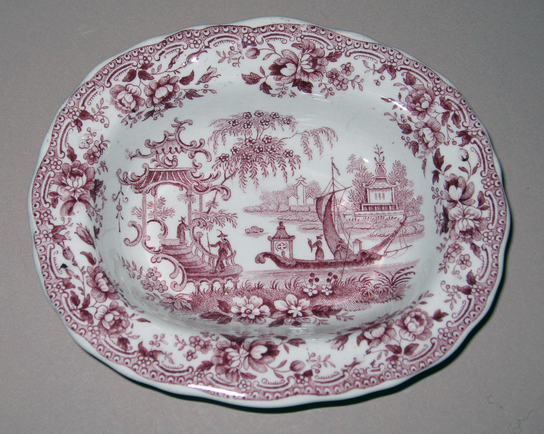 1955.0136.163 Earthenware dish