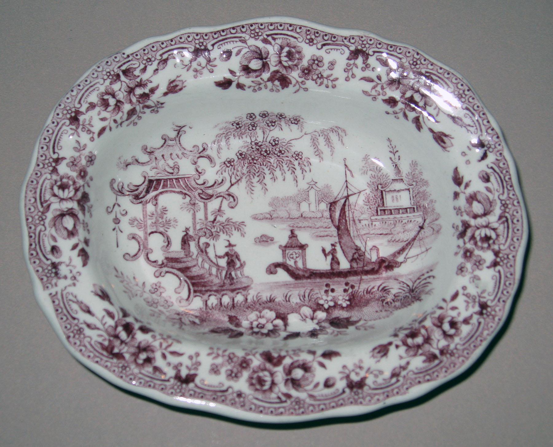 1955.0136.164 Earthenware dish