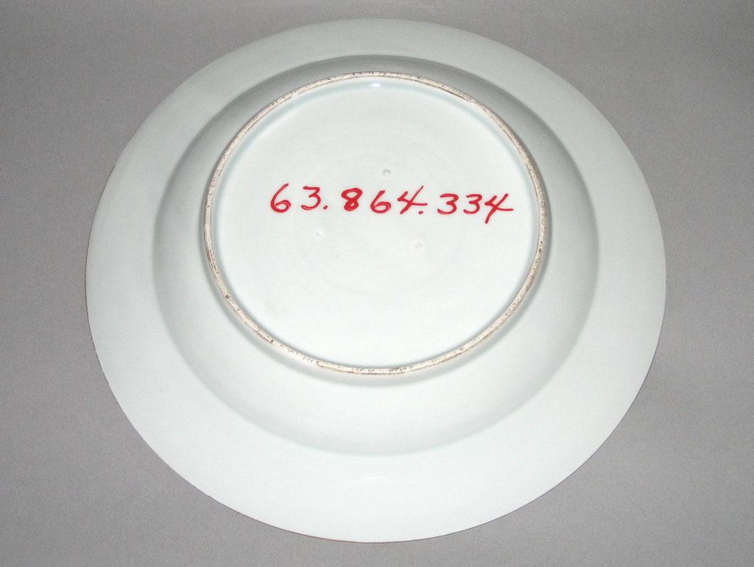 1963.0864.334 Plate or bowl underside