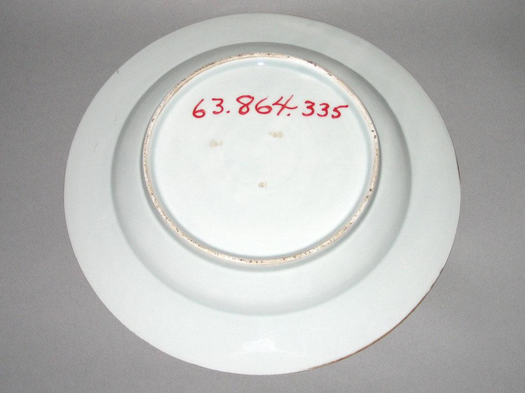 1963.0864.335 Plate or bowl underside