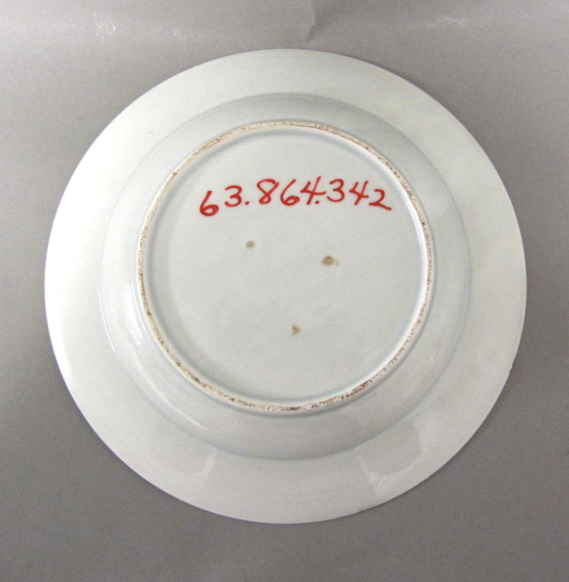 1963.0864.342 Porcelain plate underside