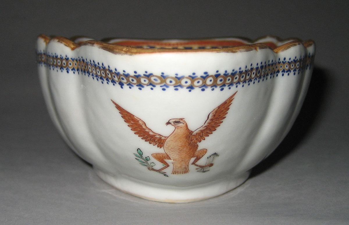 1963.0864.383 Porcelain Sauceboat front