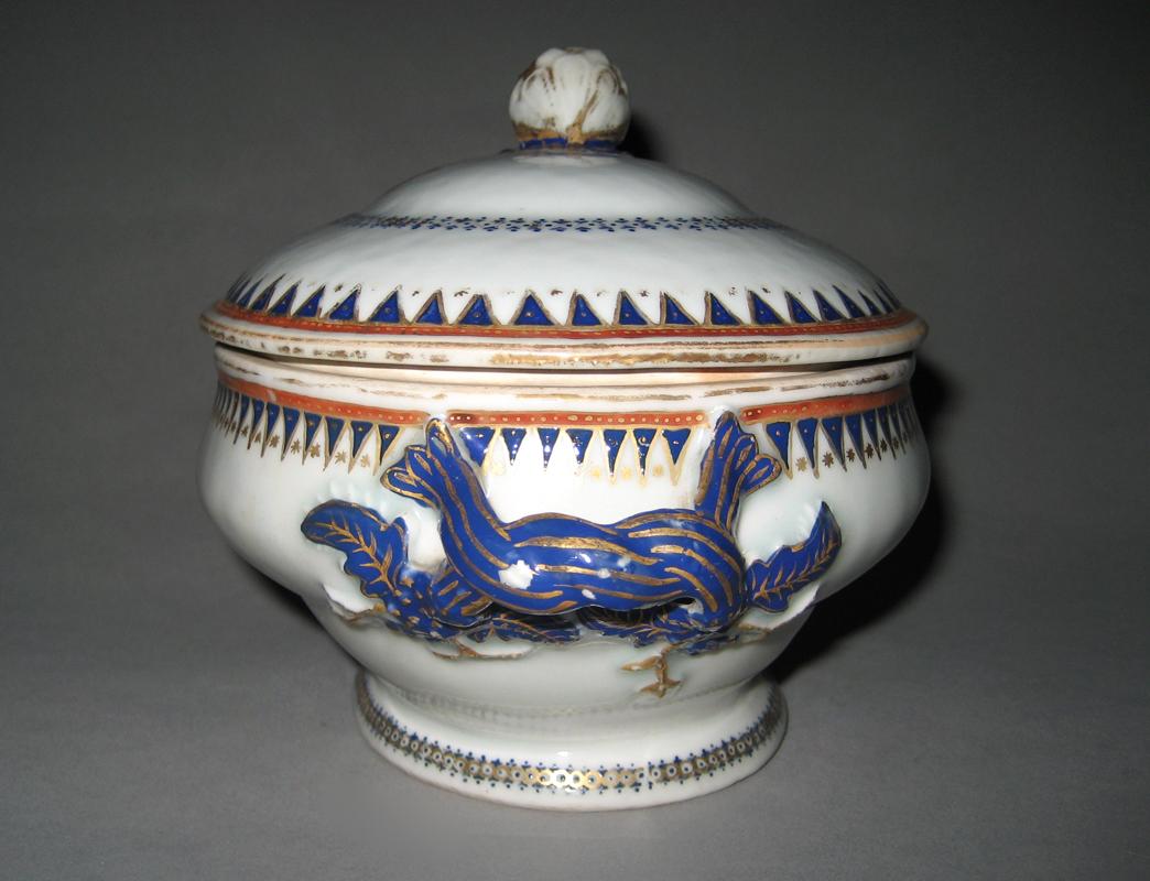 1963.0864.384 Tureen handle