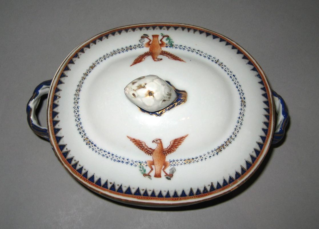 1963.0864.387 Tureen upper