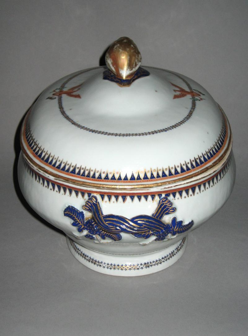 1963.0864.388 Tureen handle