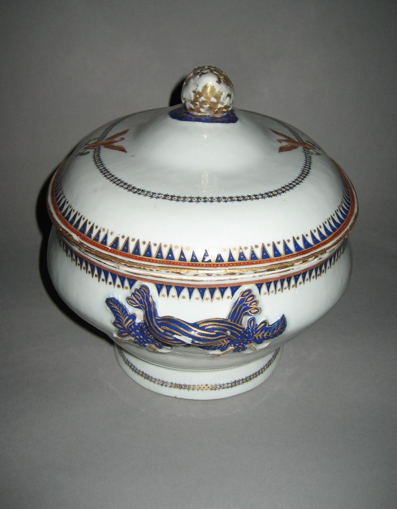 1963.0864.389 Tureen handle