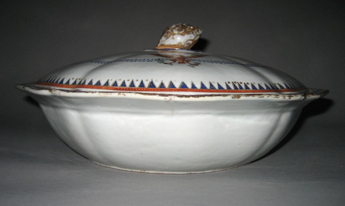 1963.0864.391 covered dish