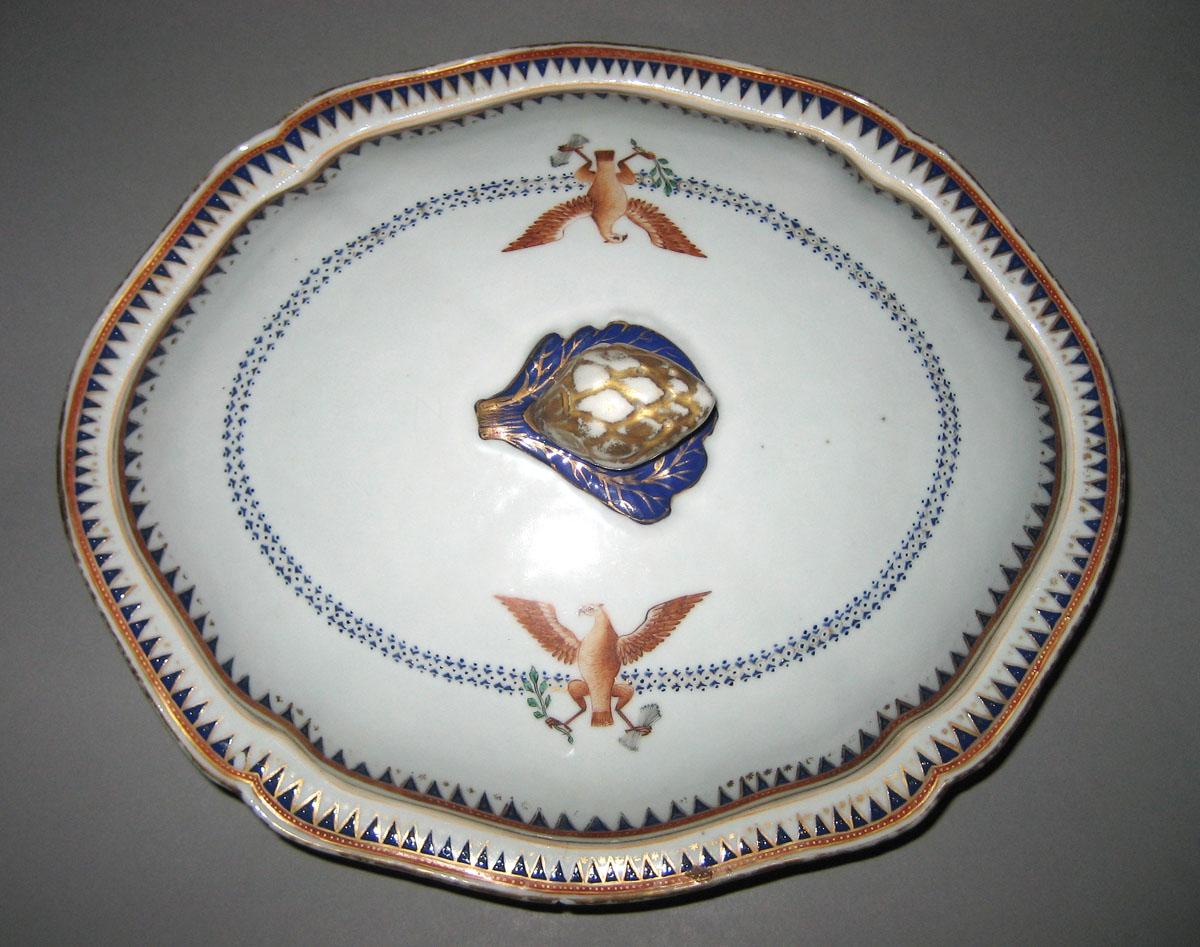 1963.0864.391 covered dish upper