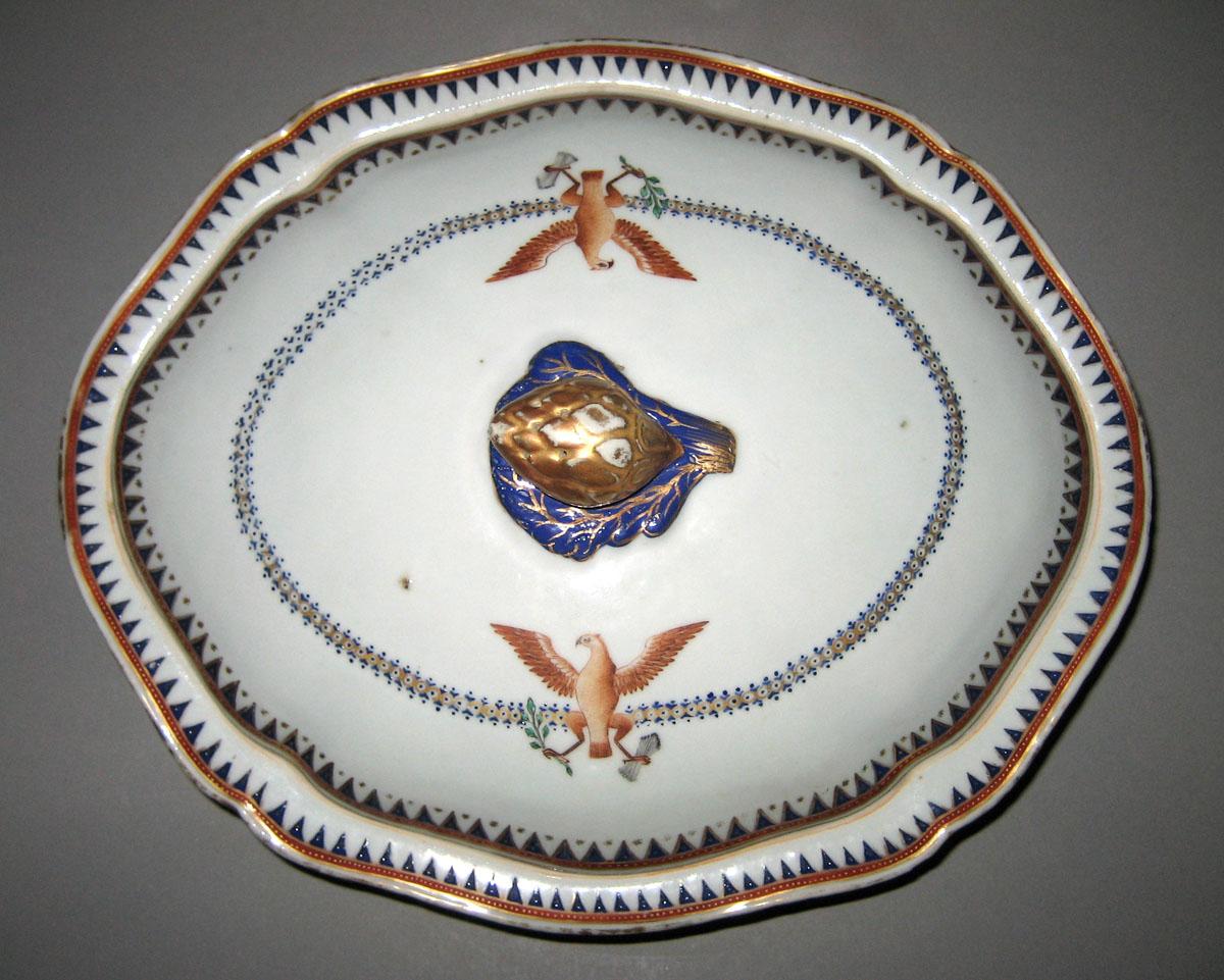 1963.0864.392 covered dish upper