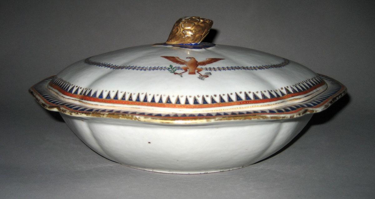 1963.0864.393 covered dish