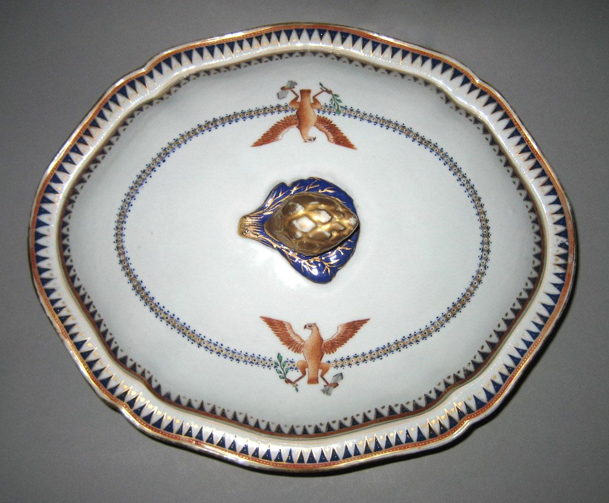 1963.0864.393 covered dish upper