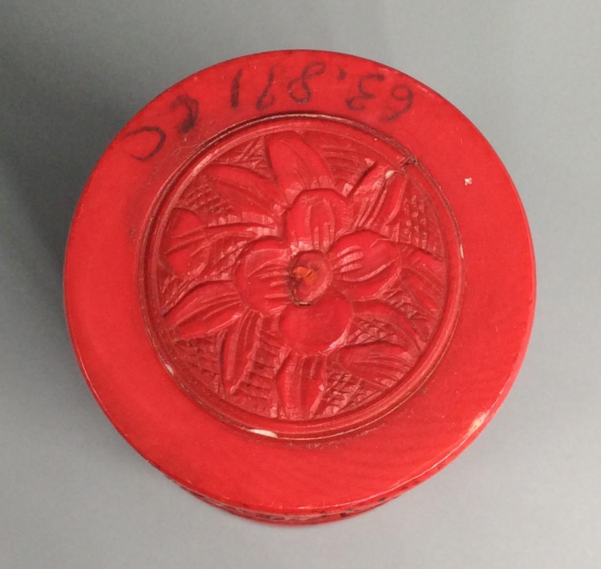 1963.0871 CC Dice cup, view 6