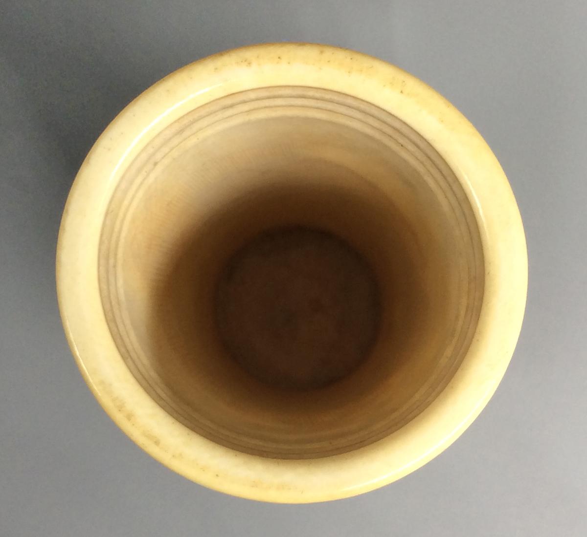 1963.0871 C Dice cup, view 5