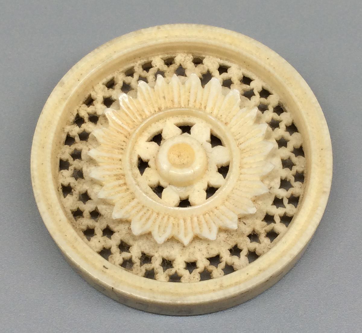 1963.0871 D Checker, view 2