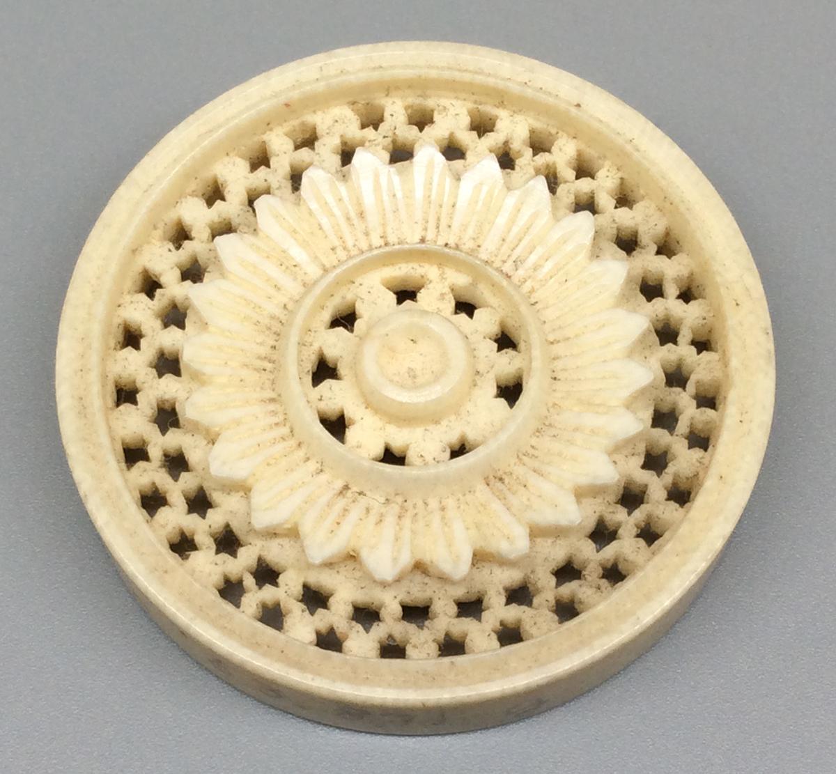 1963.0871 G Checker, view 2