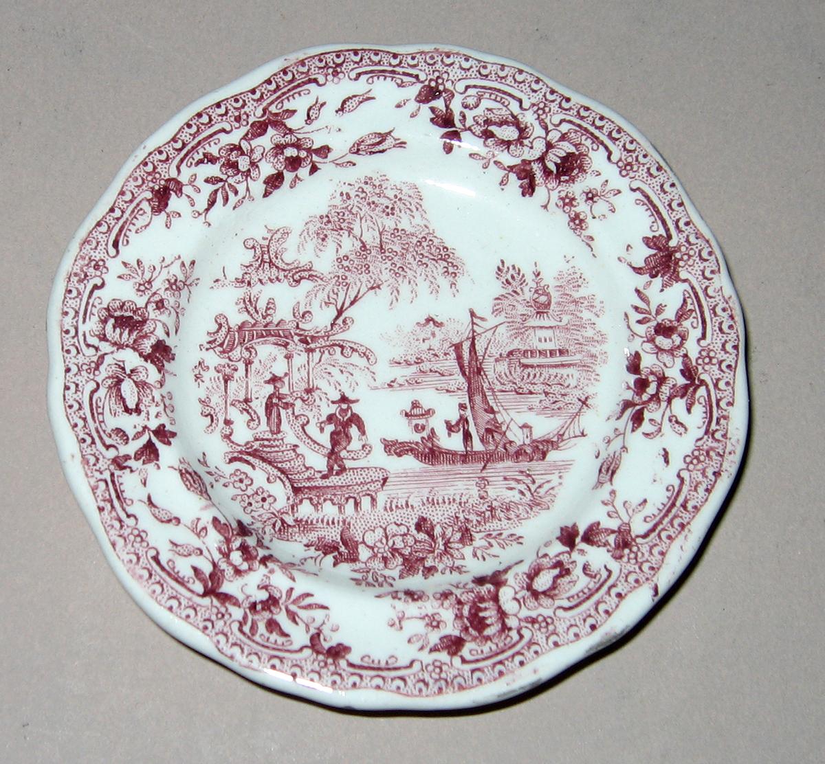 1955.0136.199 Miniature plate with chinoiserie printed scene
