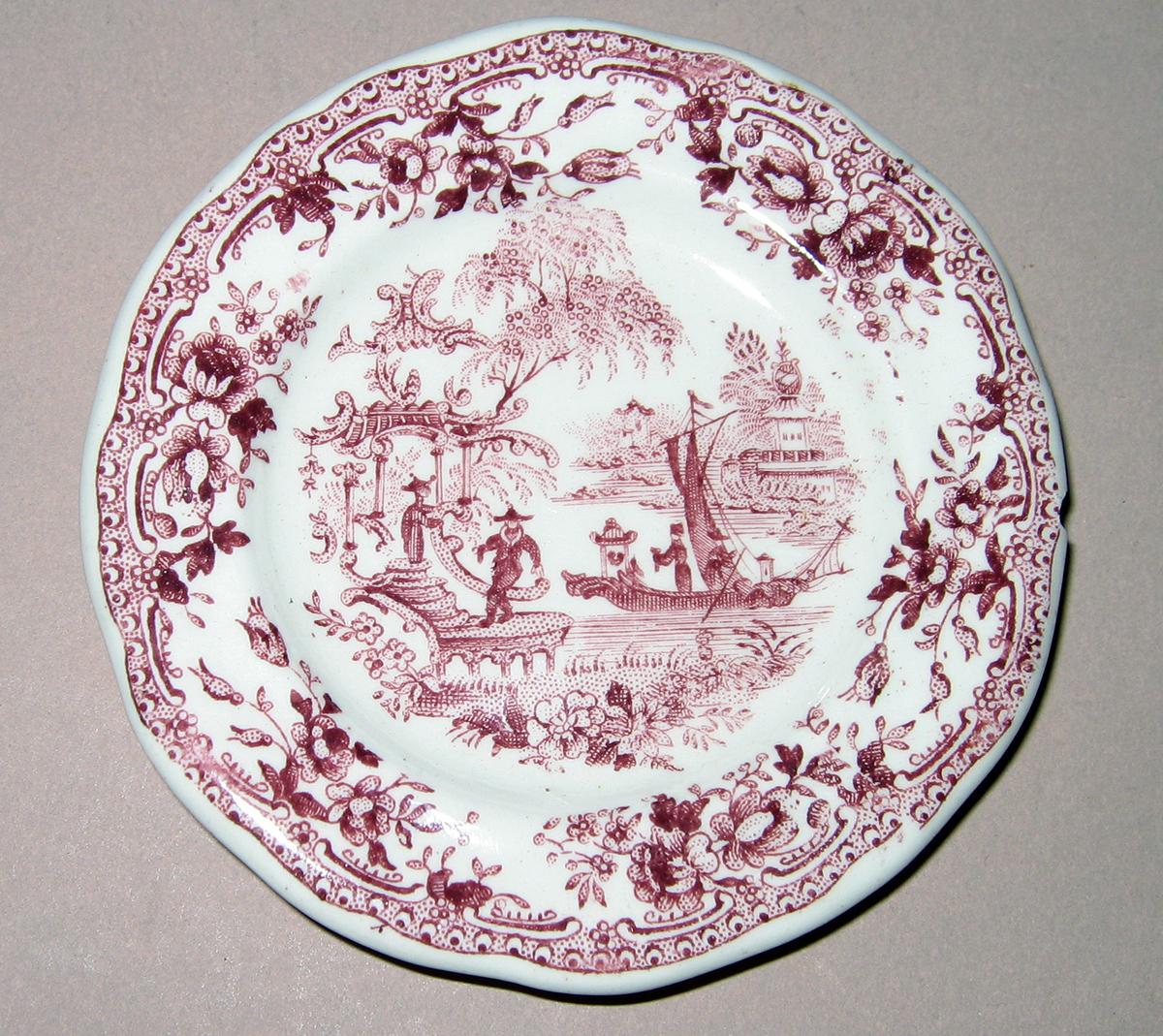 1955.0136.201 Miniature plate with chinoiserie printed scene