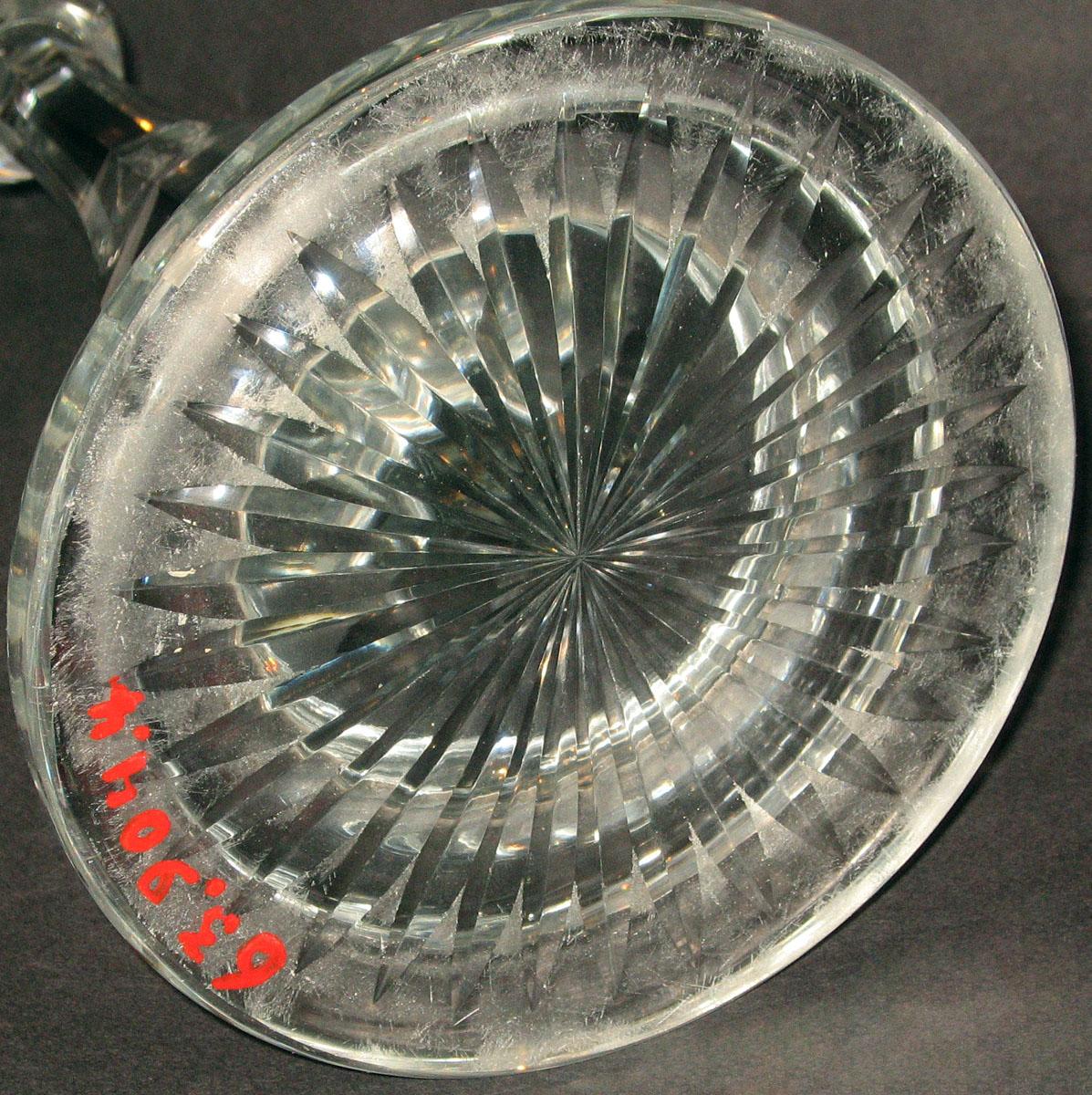 1963.0904.004 Glass candlestick (underside)