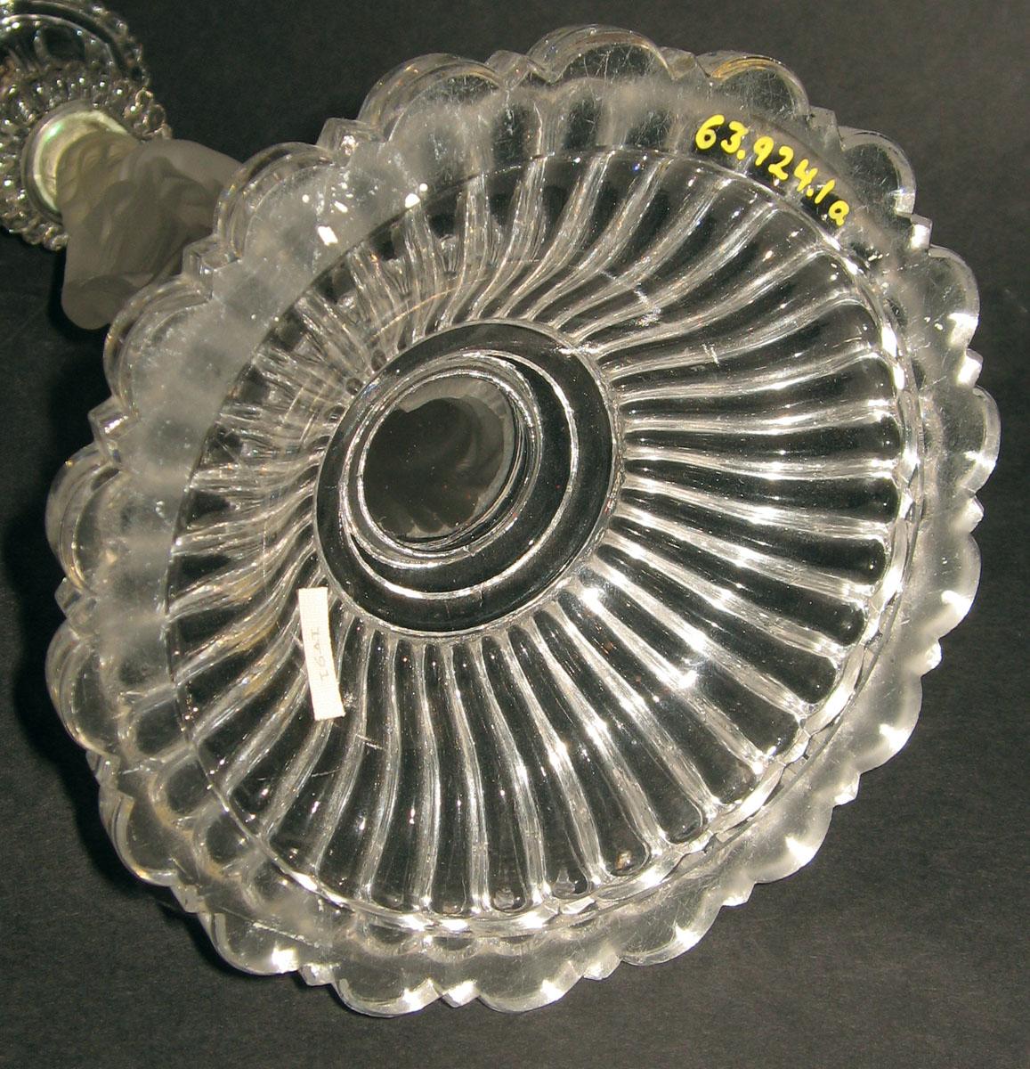 1963.0924.001 A Glass candlestick (underside)