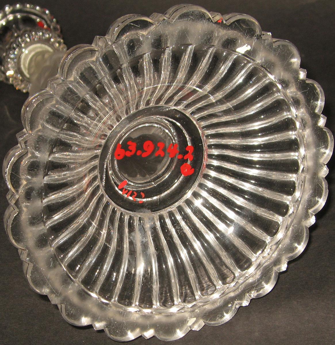 1963.0924.002 A, B Glass candlestick (underside)