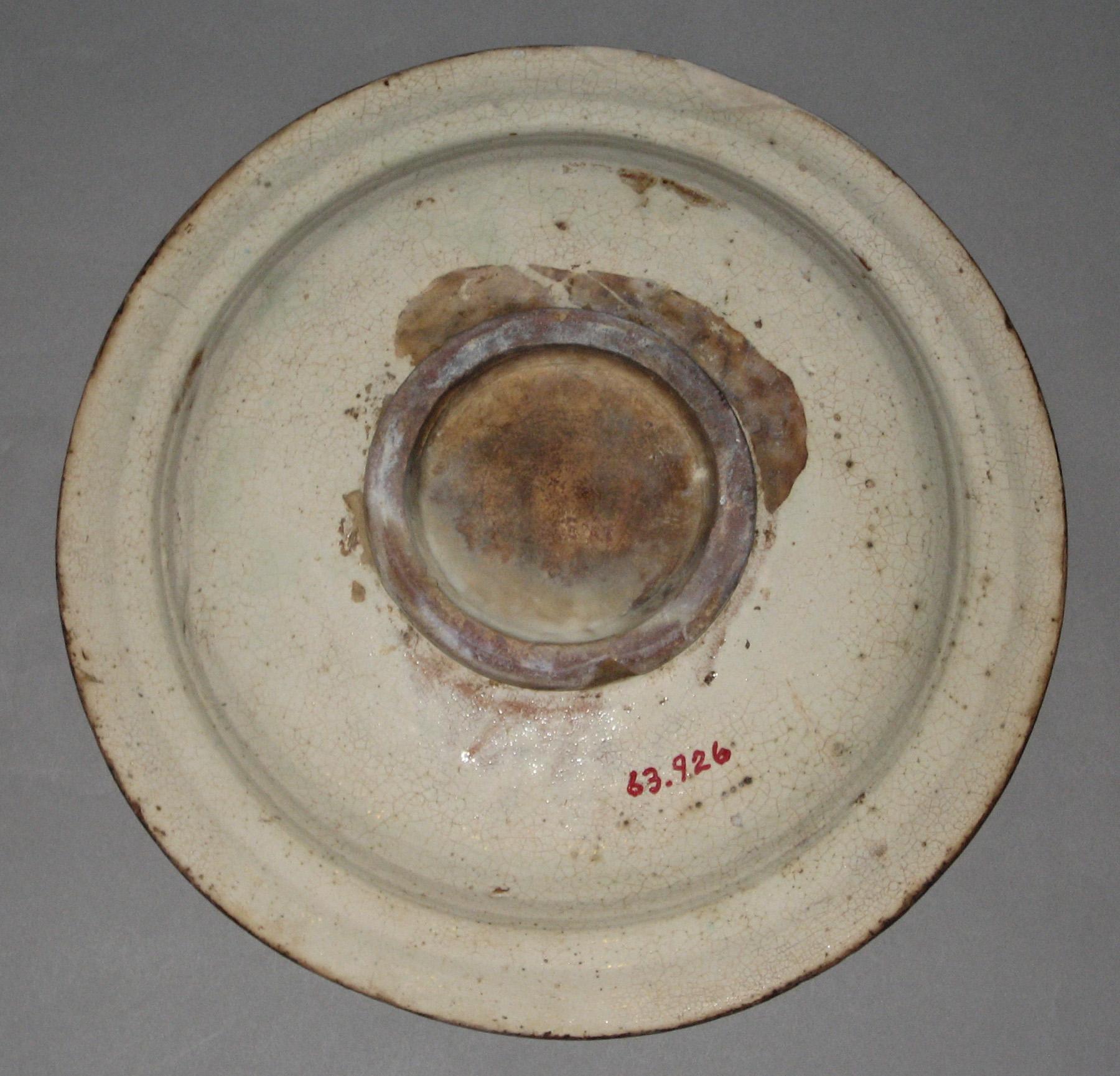1963.0926 Delftware, faience or maiolica dish (back)