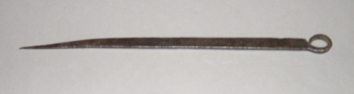 1952.0107 C Skewer
