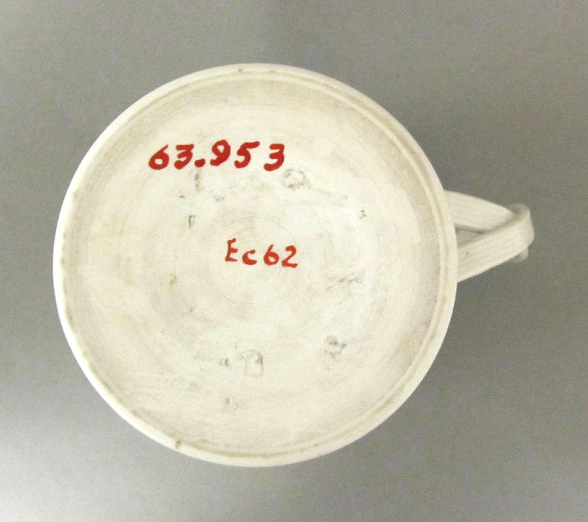 1963.0953 Porcelain mug underside