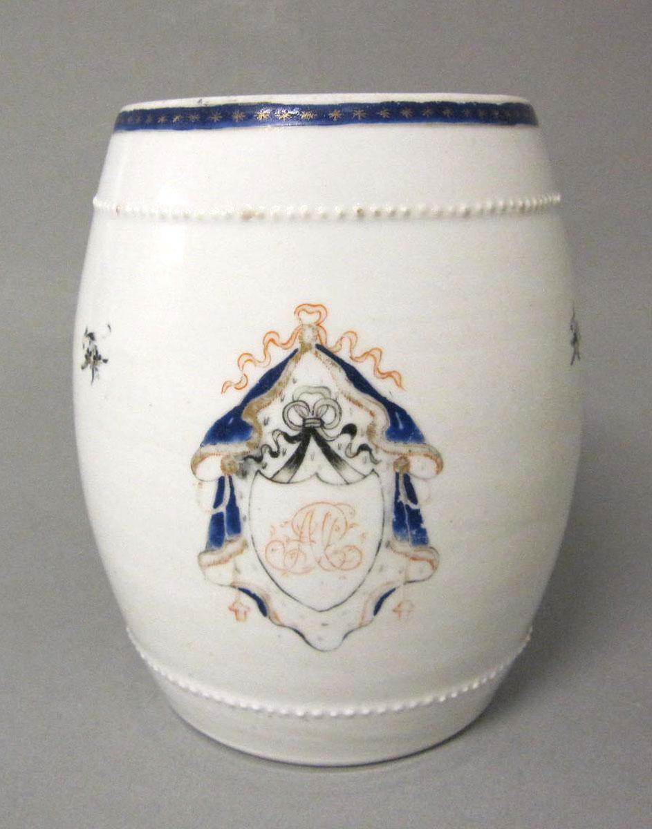1963.0957 Porcelain mug medallion
