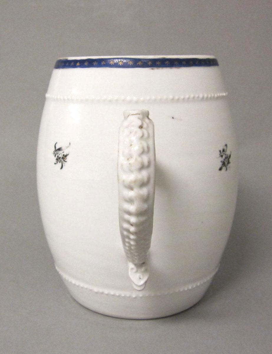 1963.0957 Porcelain mug handle