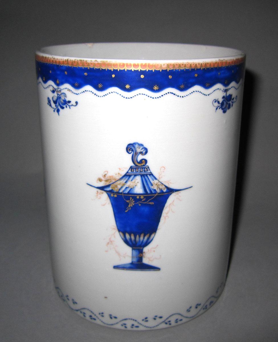1963.0958 Porcelain mug medallion
