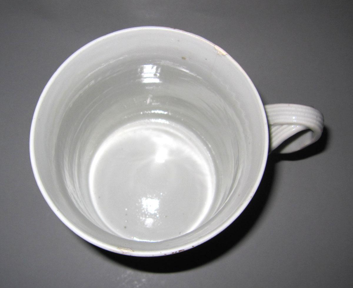 1963.0958 Porcelain mug top