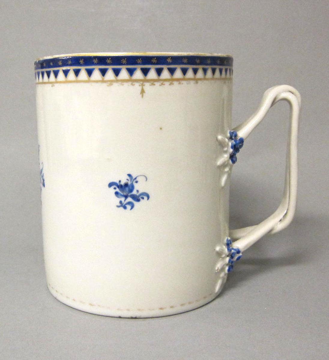1963.0959.001 Porcelain mug