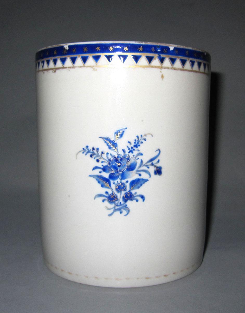 1963.0959.002 Porcelain mug medallion