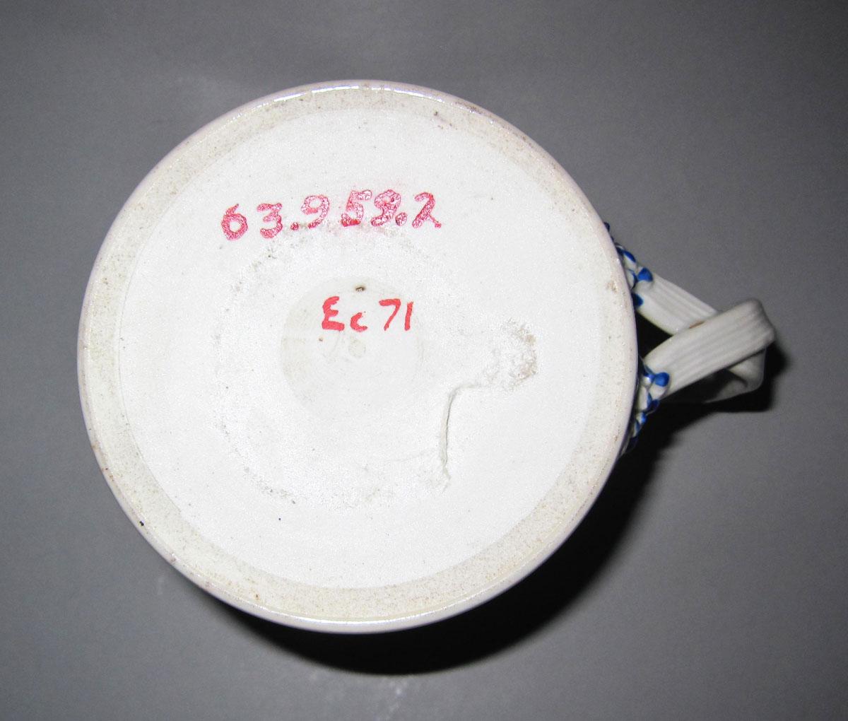 1963.0959.002 Porcelain mug underside