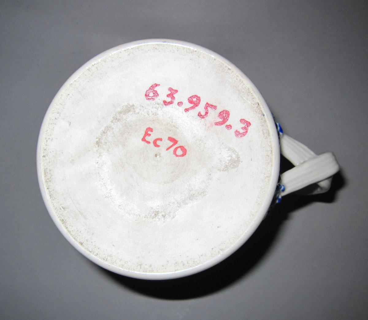 1963.0959.003 Porcelain mug underside