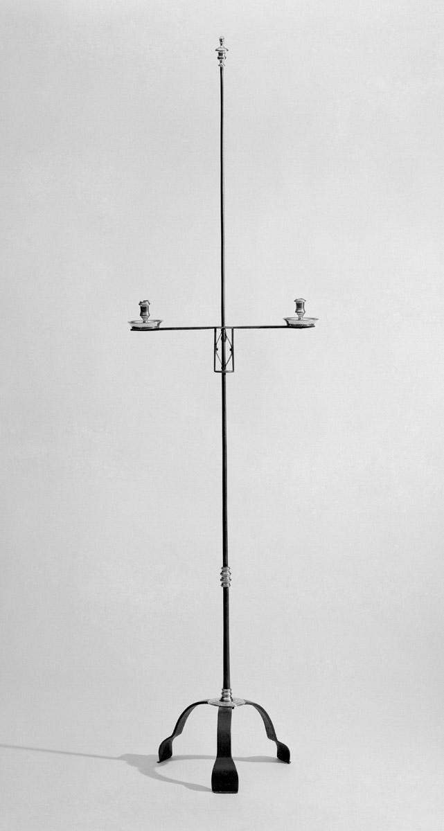 1963.0960 Candlestand, B+W