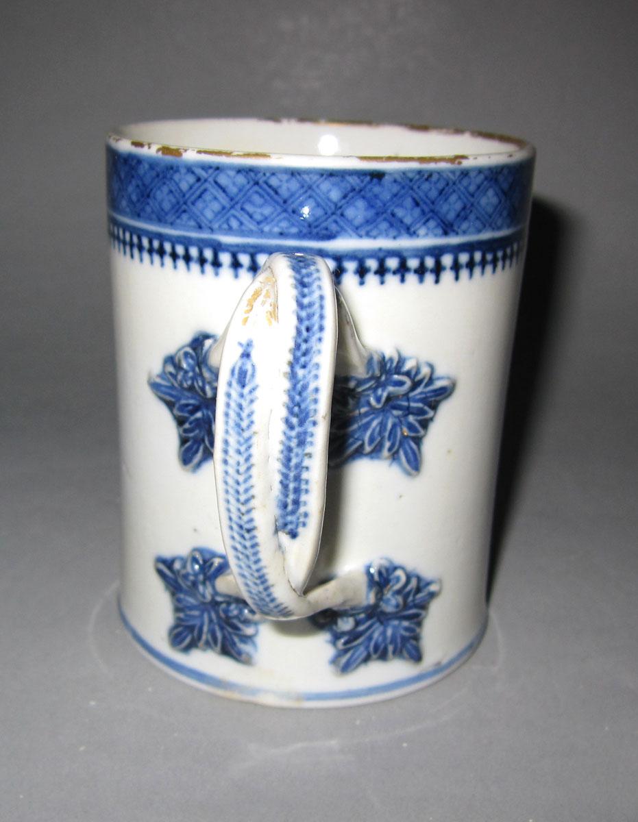 1963.0962 Porcelain mug handle