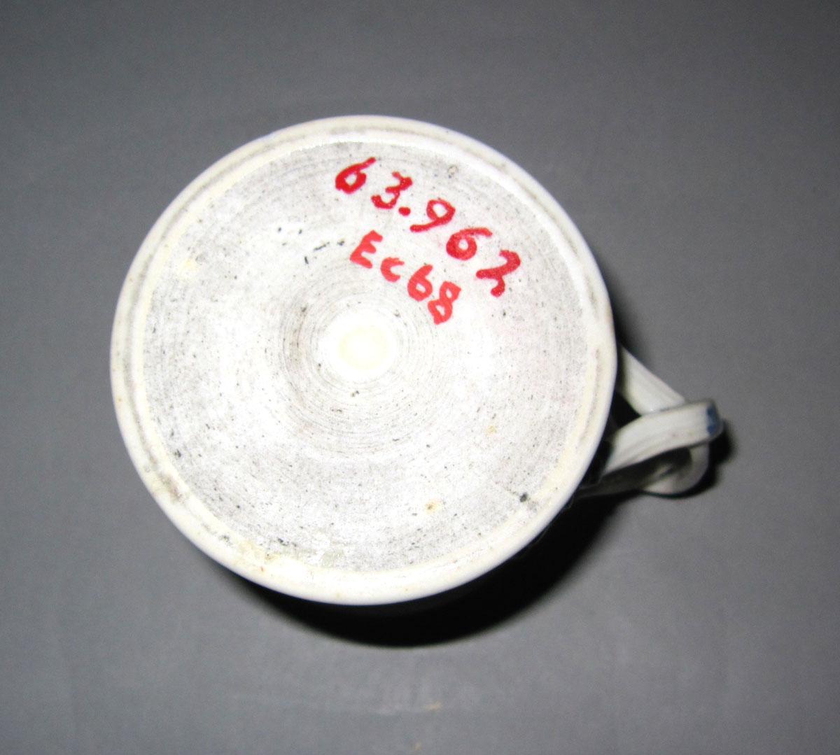 1963.0962 Porcelain mug underside