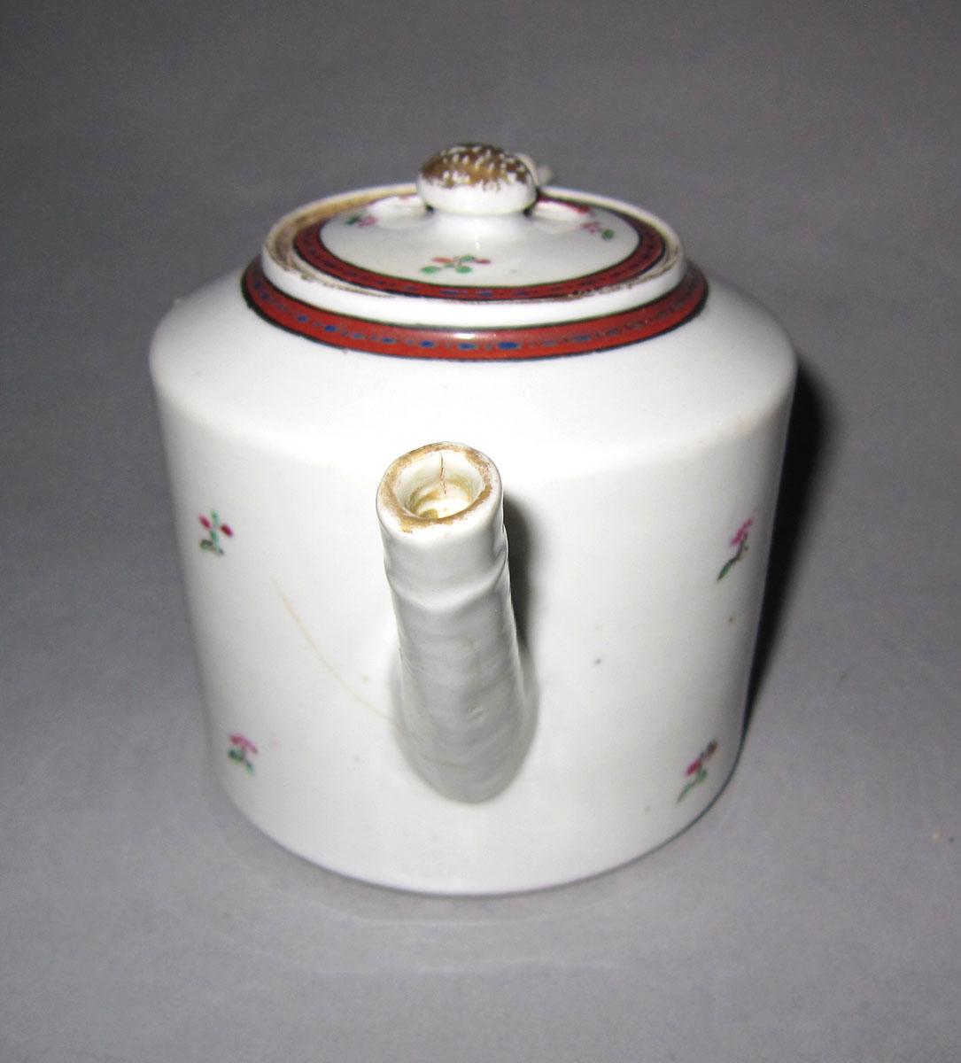 1963.0964 A, B Porcelain teapot spout