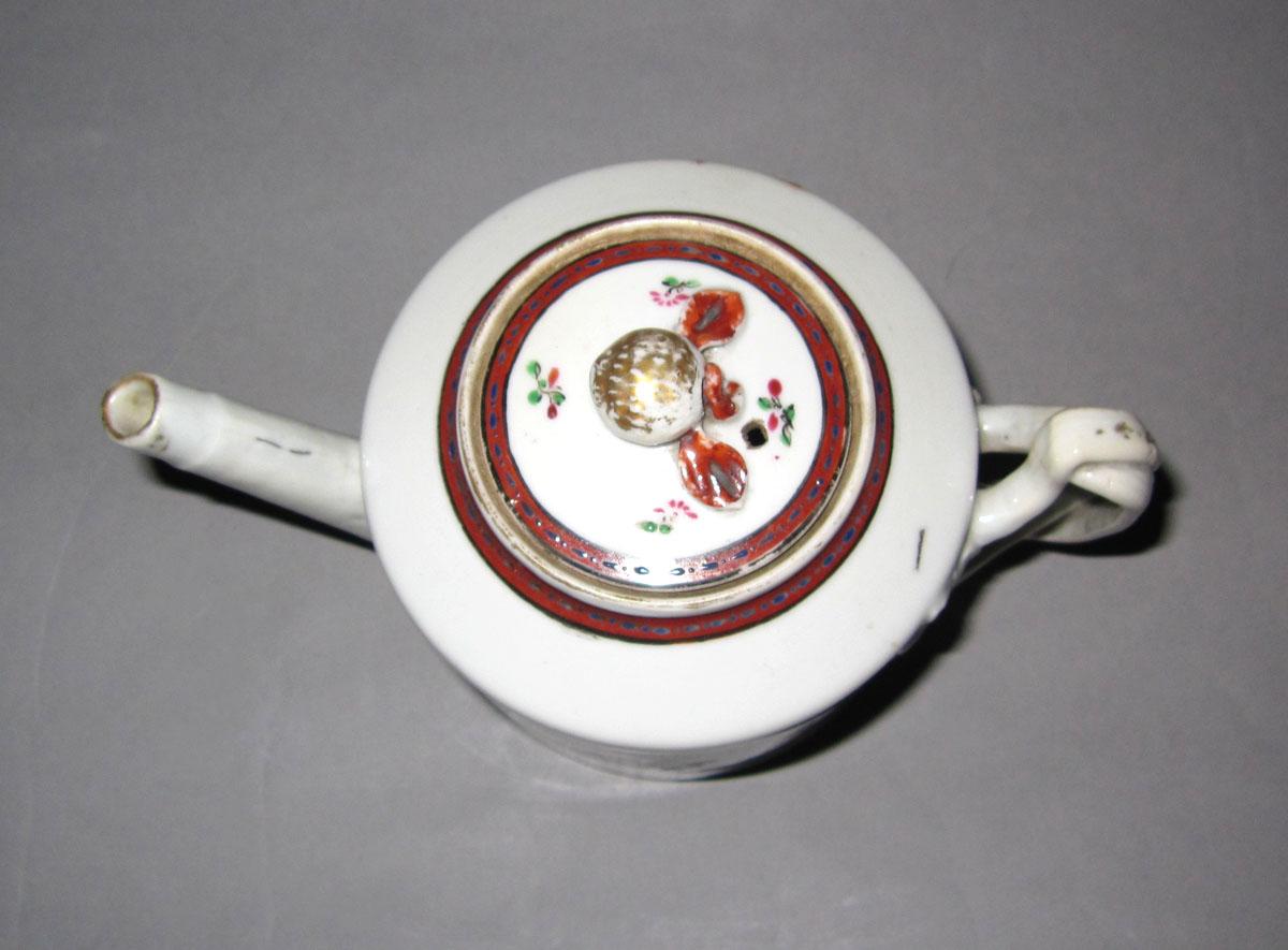 1963.0964 A, B Porcelain teapot top