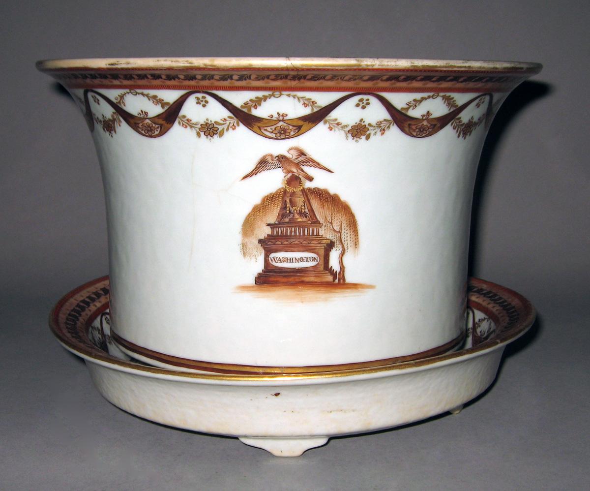 1963.0967 and 1963.0966.004 Porcelain Flower pot and Stand