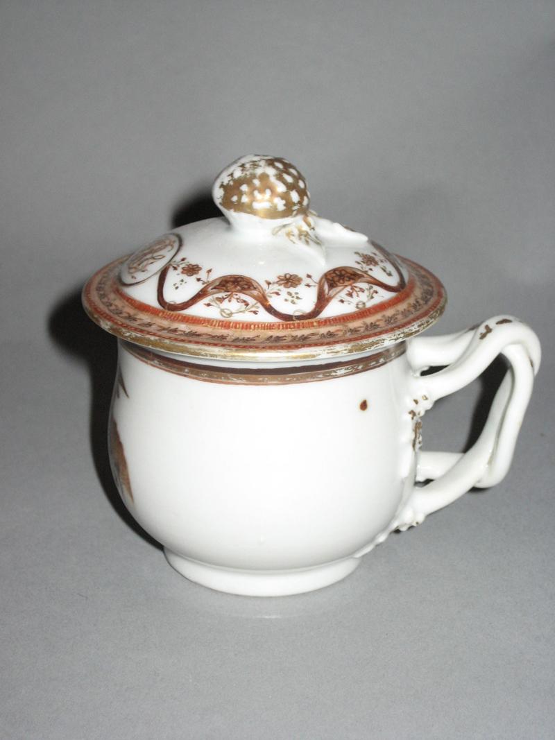 1963.0966.005 Pot de creme side view