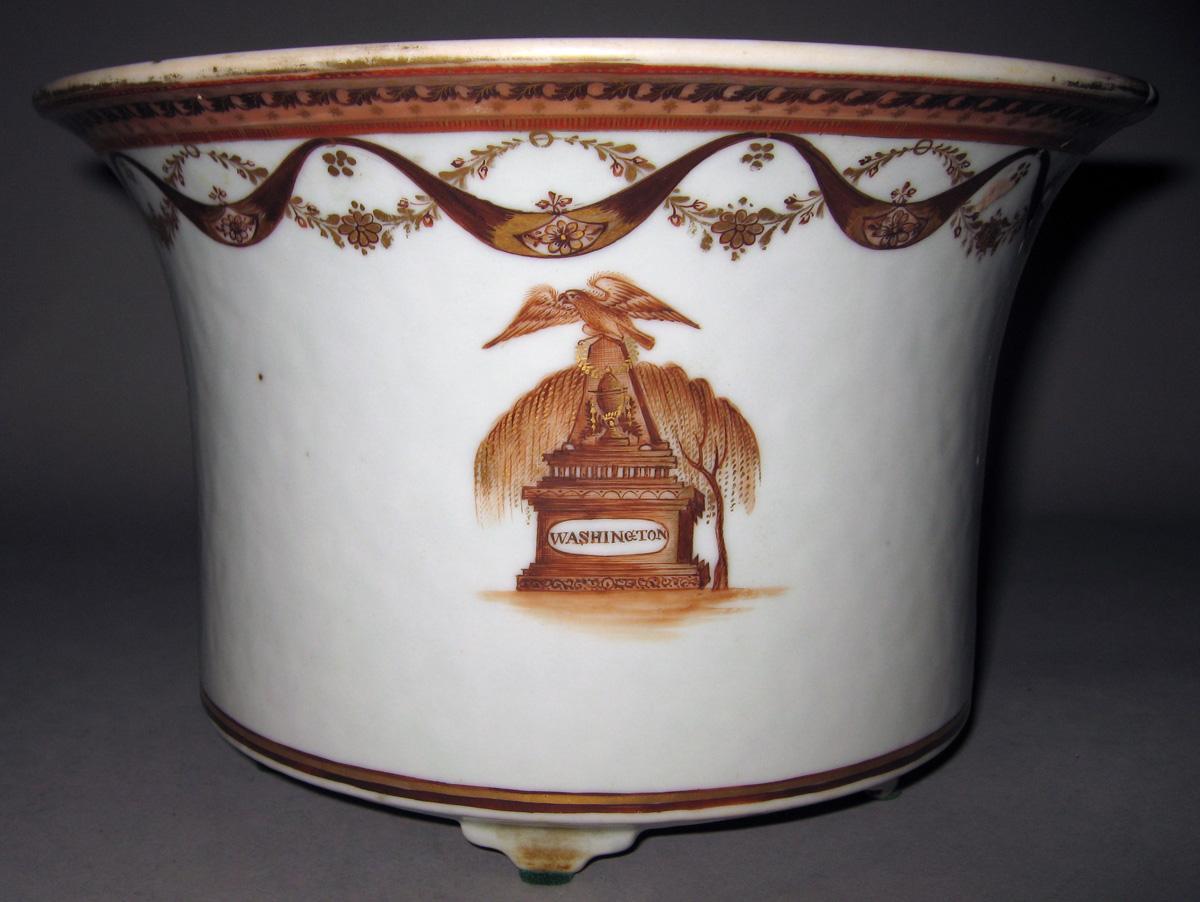 1963.0967 Porcelain Flower pot