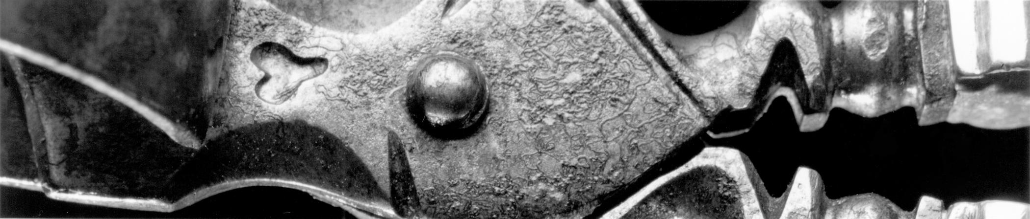 1963.0973 Snuffer detail