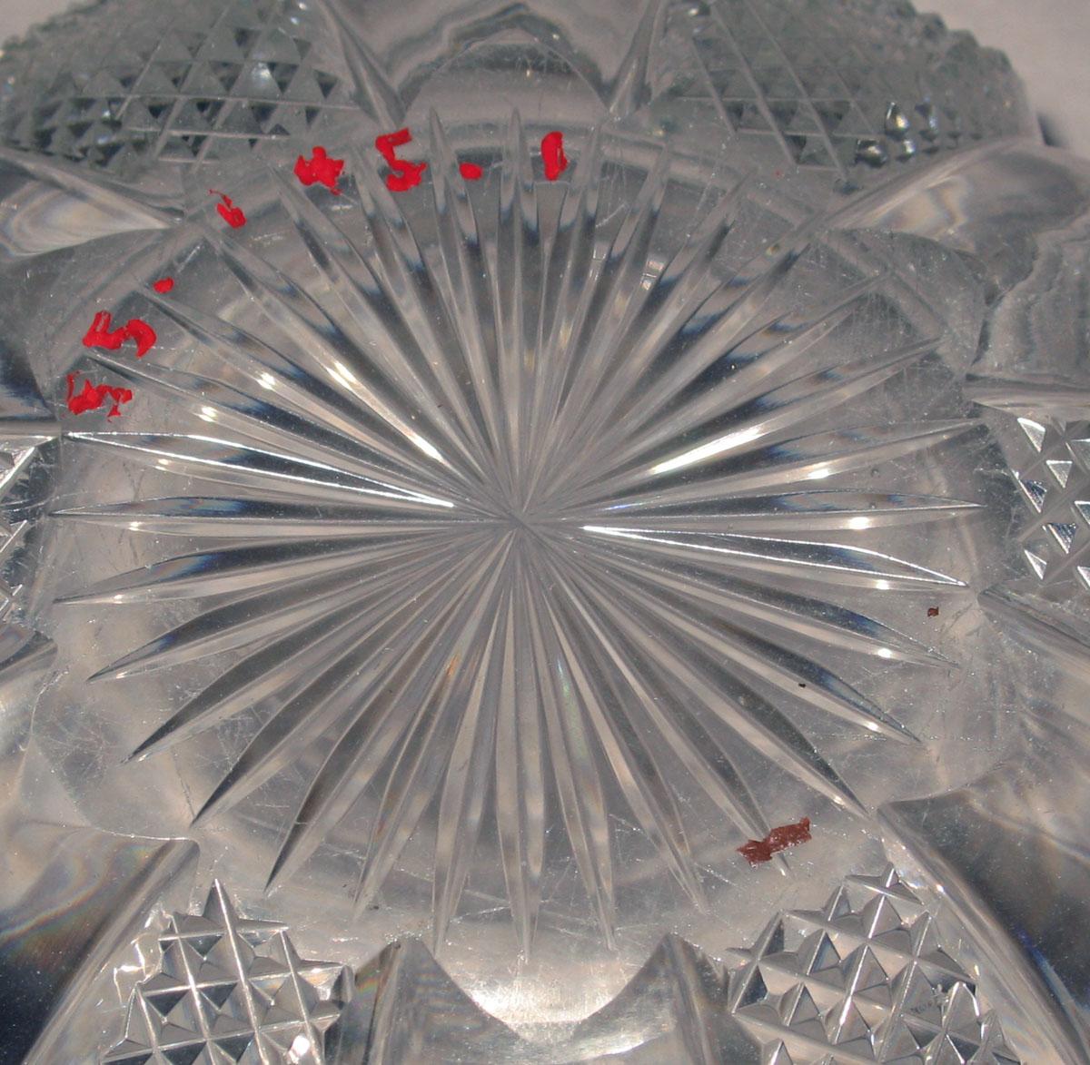 1955.0145.001 Glass bowl (underside)