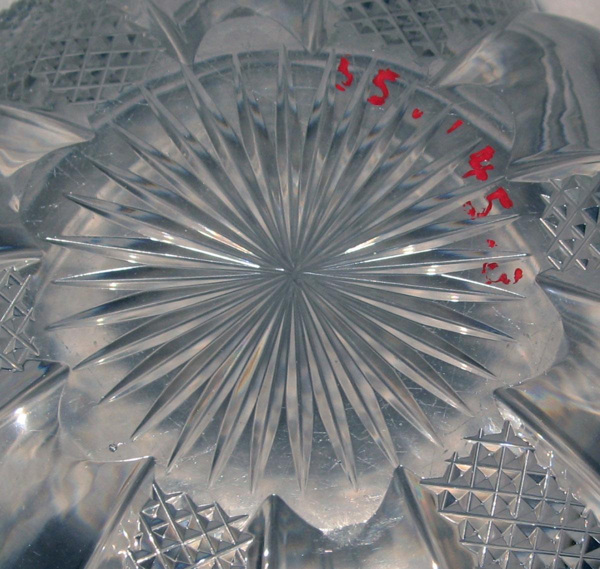 1955.0145.003 Glass bowl (underside)