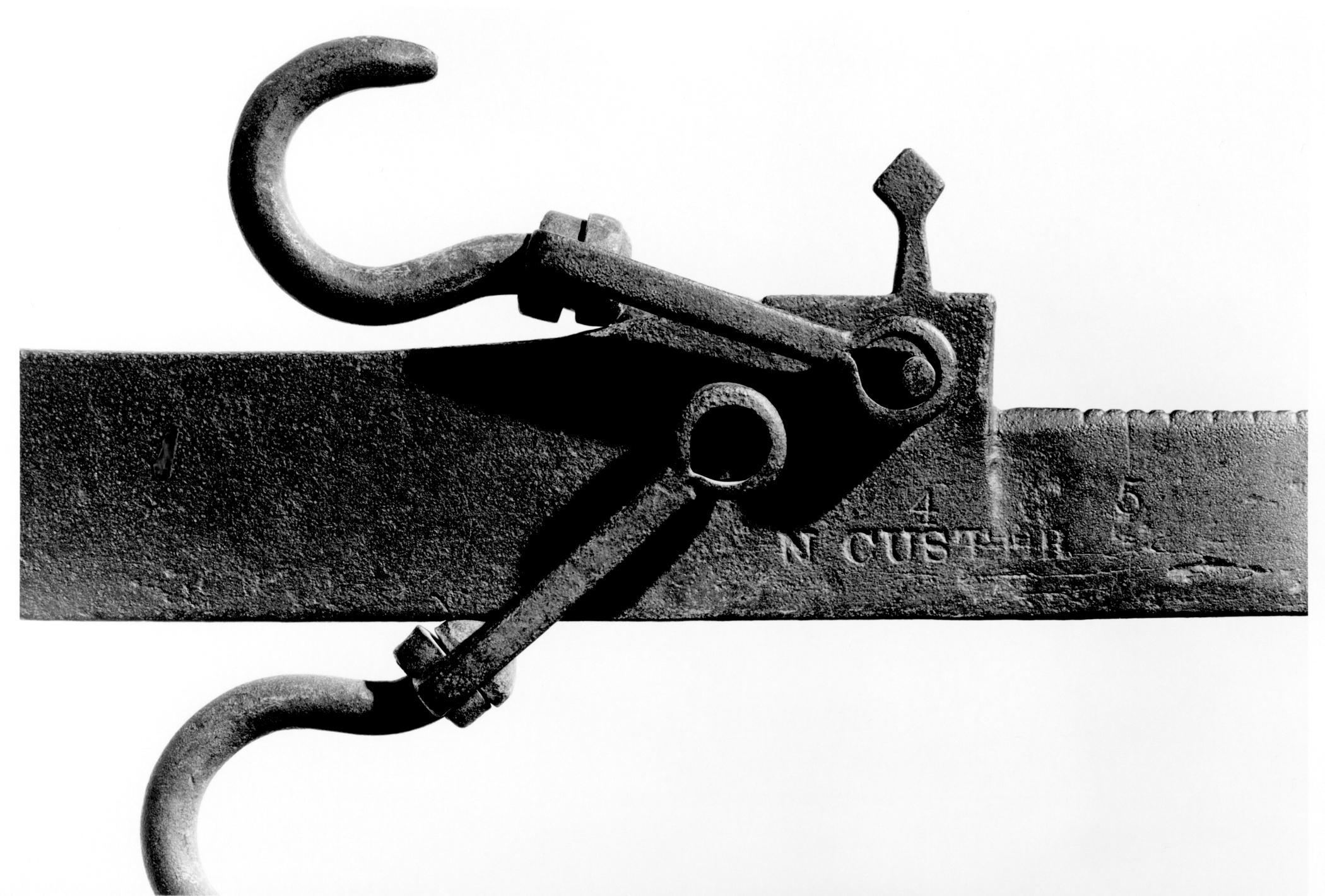 1964.0022 Steelyard bar detail