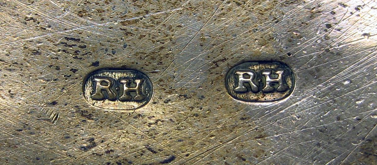 1964.0050 Silver Gorget mark