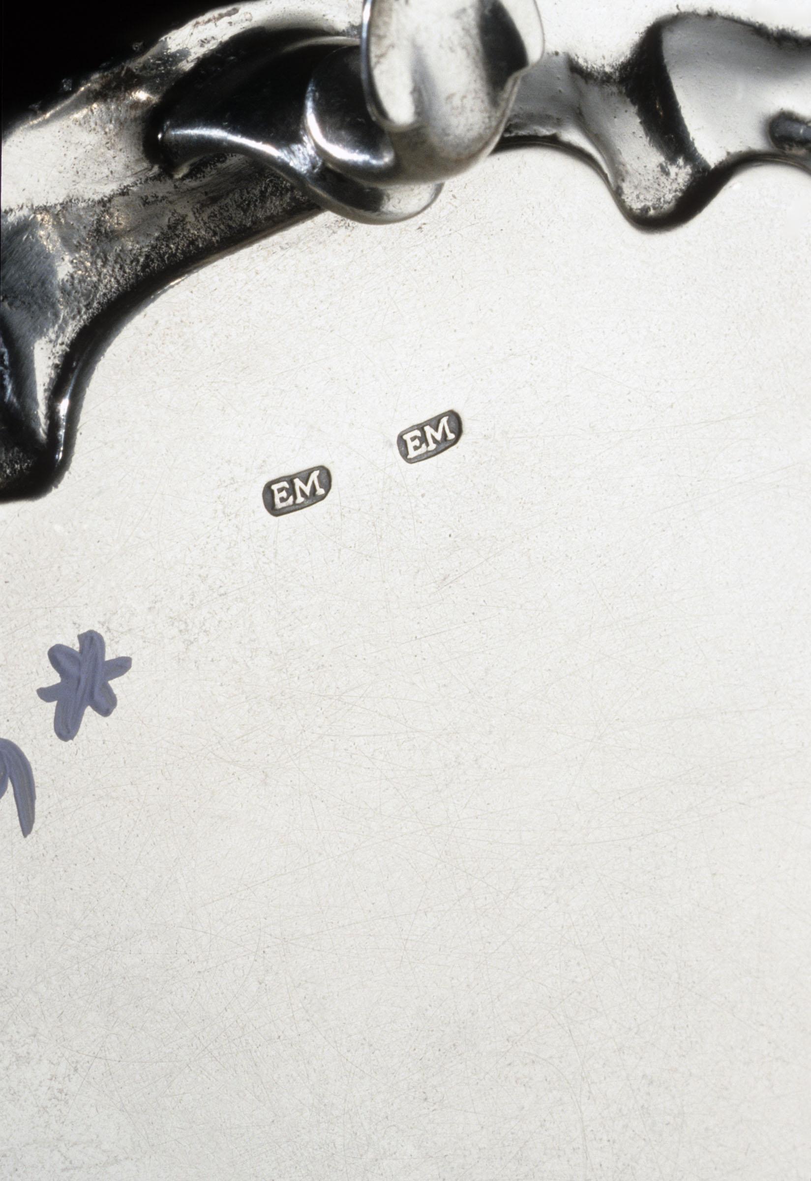 1964.0054 Salver, detail 1